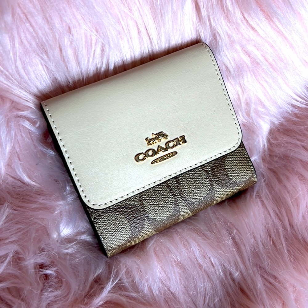 BNWT Coach Trifold Wallet